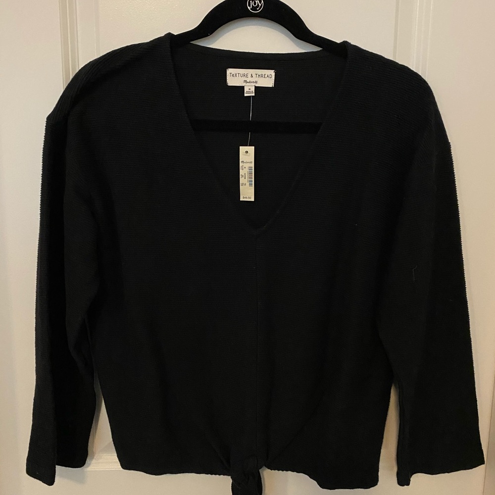 TAGS ON MADEWELL BLACK V NECK W KNOT TIE
